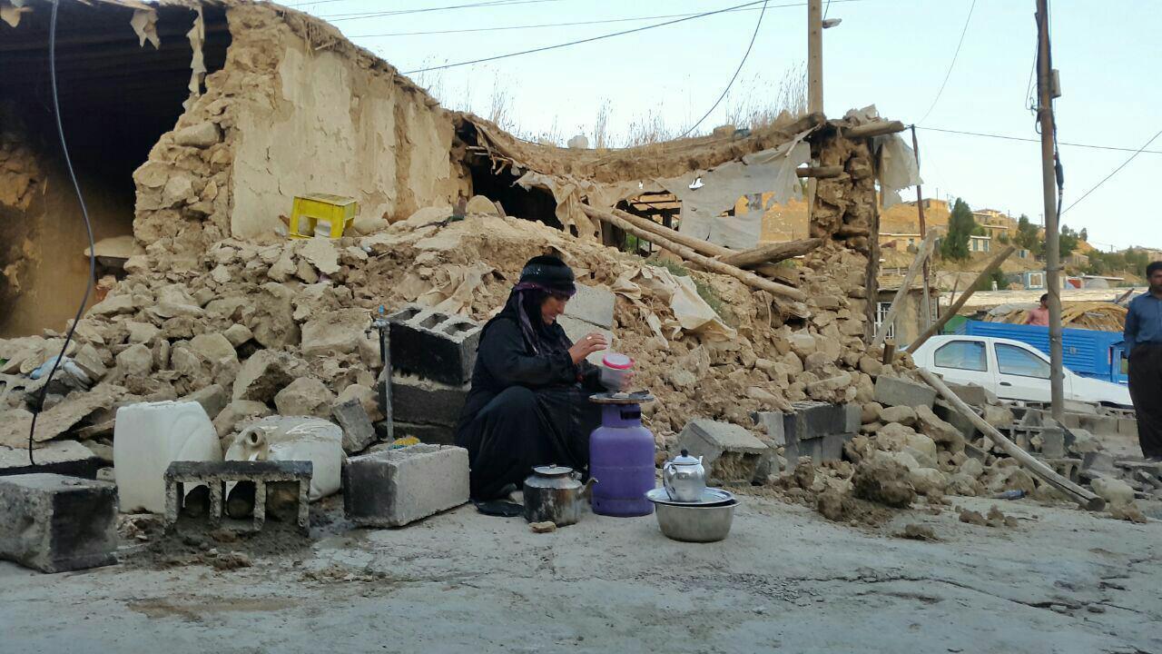 آخرین اخبار زلزله ۵٫۹ ریشتری در کرمانشاه/ ۲۴۱ مصدوم و دو فوتی/ ریزش ۶ کوه بر اثر زلزله