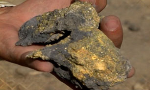 کشف بیش از ۵۰۰کیلو گرم سنگ طلا در ورزقان