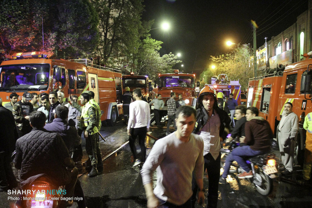 آتش‌سوزی «سرای دو دری» بازار تاریخی تبریز با تلاش آتش‌نشانان اطفاء شد