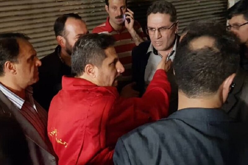آتشنشانان شهرداری اجازه ورود خسارت بیشتر به اصناف را ندادند