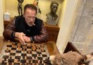 واکنش گری کاسپاروف به بازی شطرنج آرنولد با الاغش