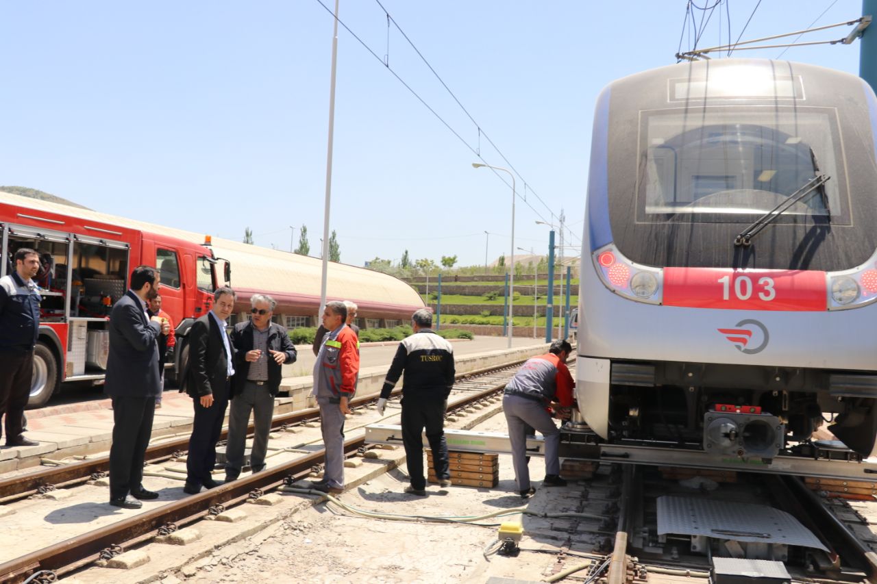 اجرای عملیات مانور دریل قطار در مترو تبریز