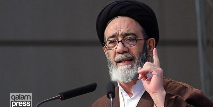 ارتش خود را فدایی می داند/ ارتش لباس عزت و شرف بر تن دارد