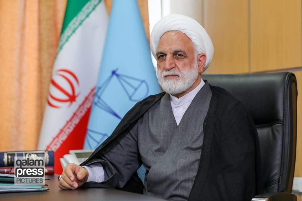اگر جایی به حقوق عامه دستاندازی شد با قاطعیت باید عمل کنیم