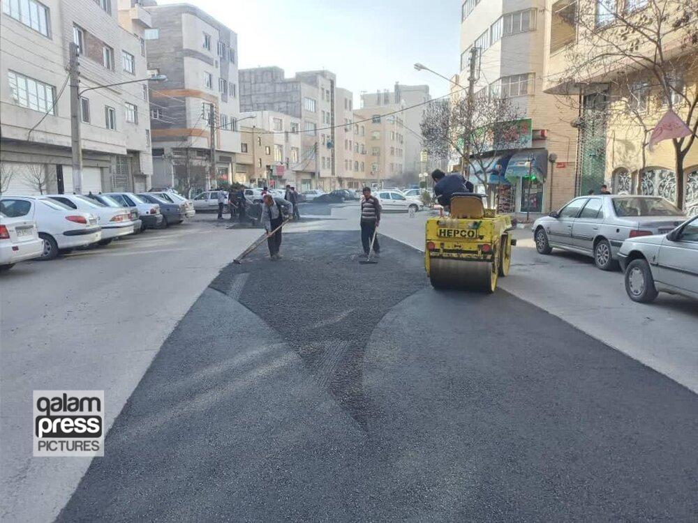توزیع ۹۴۰ تن آسفالت در سه ماه اخیر در معابر بافت مرکزی شهر