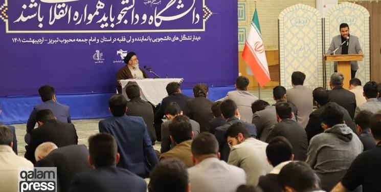 دانشجوی تحول‌خواه و تحول‌گرا با حرکت جهادی می تواند در مسائل مختلف نقش آفرینی کند