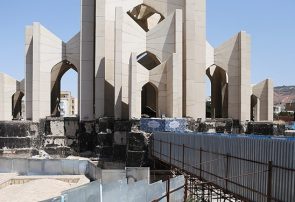 وضعیت آشفته و ویران محوطه مقبره‌الشعرا، آرامگاه ۴۰۰ شاعر نامی ایران