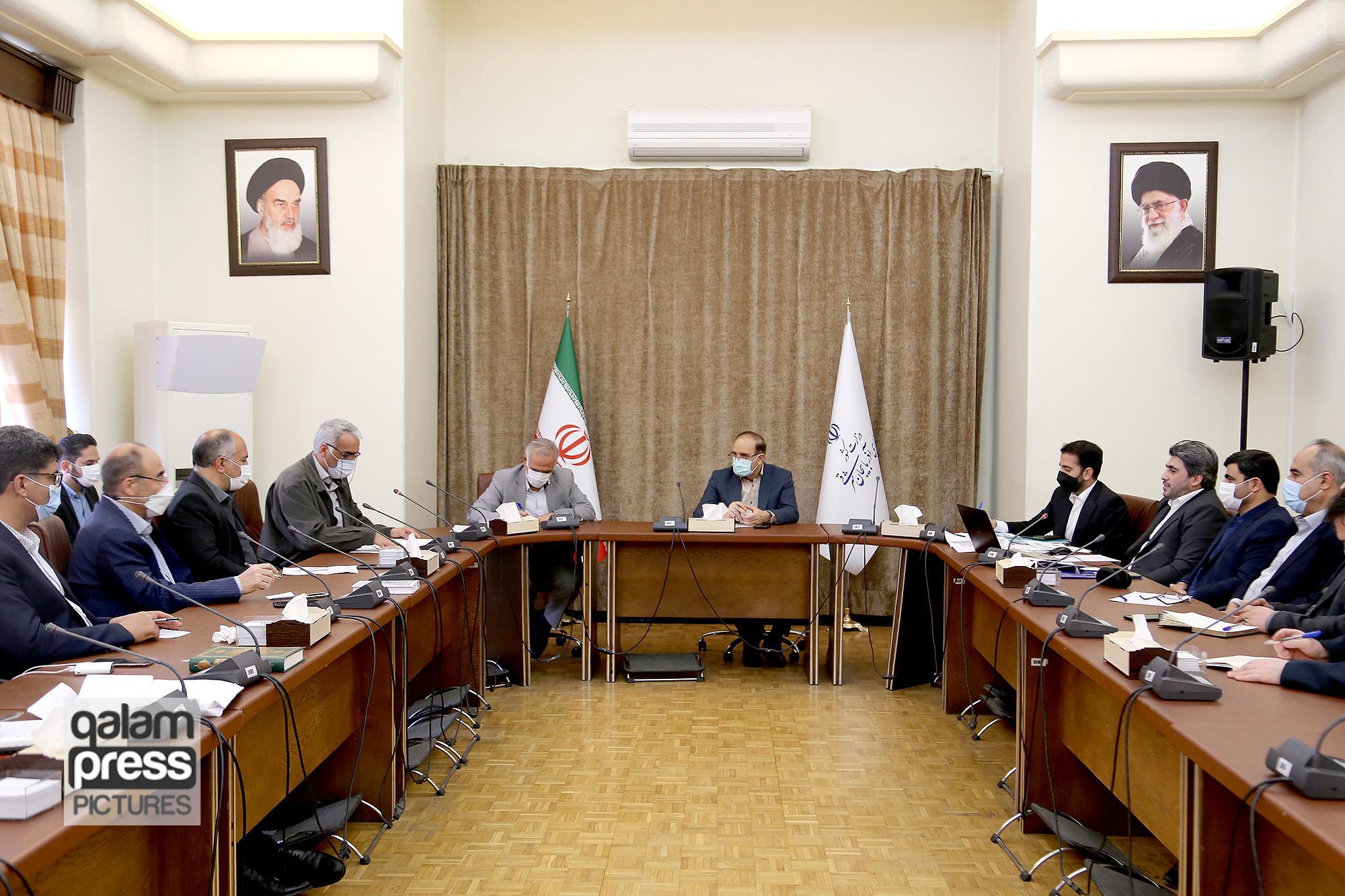 بررسی نحوه مشارکت ستاد اجرایی فرمان امام(ره) در اجرای پروژههای نهضت ملی مسکن در آذربایجان شرقی