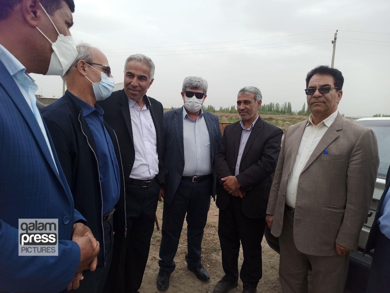 بازدید فرماندار ملکان از مسیر شبکه انتقال آب زرینه رود