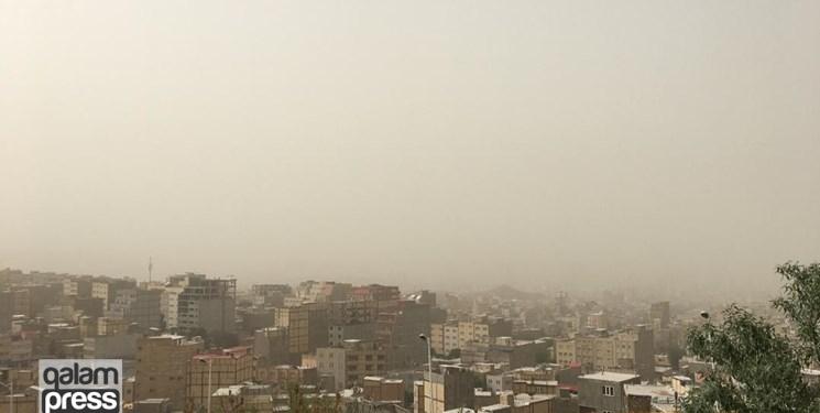 گرد و خاک ادارات ۱۳ شهرستان آذربایجان شرقی چهارشنبه را تعطیل کرد