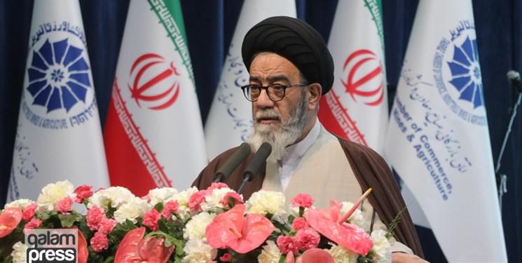حجاب محدود به پوشش نیست بلکه باید در رفتار و گفتار هم متجلی شود/ اسلام زنان را به خانه نشینی فرا نمی خواند