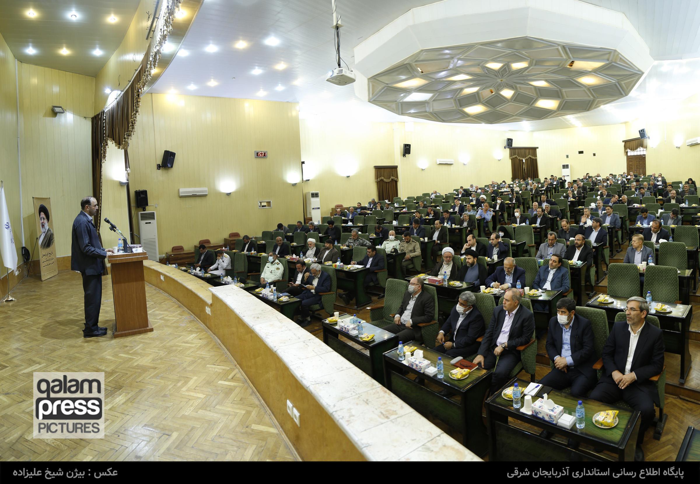 تشریح رویکردها و برنامههای آتی استان؛ از پیگیری مصوبات سفر استانی رئیس جمهور تا مدیریت بازار کالاهای اساسی و آب و برق