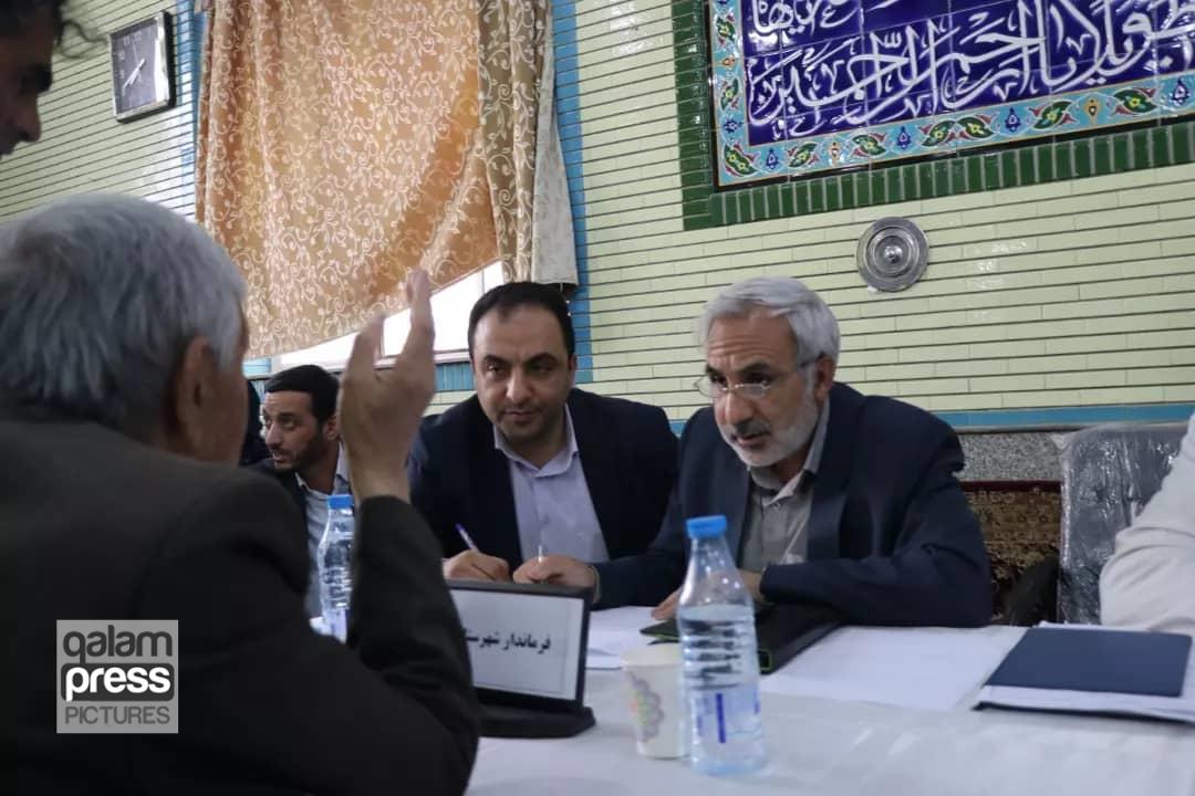 میز خدمت روستای شادآباد مشایخ با حضور فرماندار تبریز برگزار شد