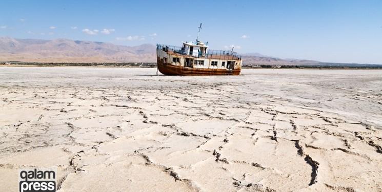 پزشکیان: دریاچه ارومیه قربانی مسائل سیاسی شد!