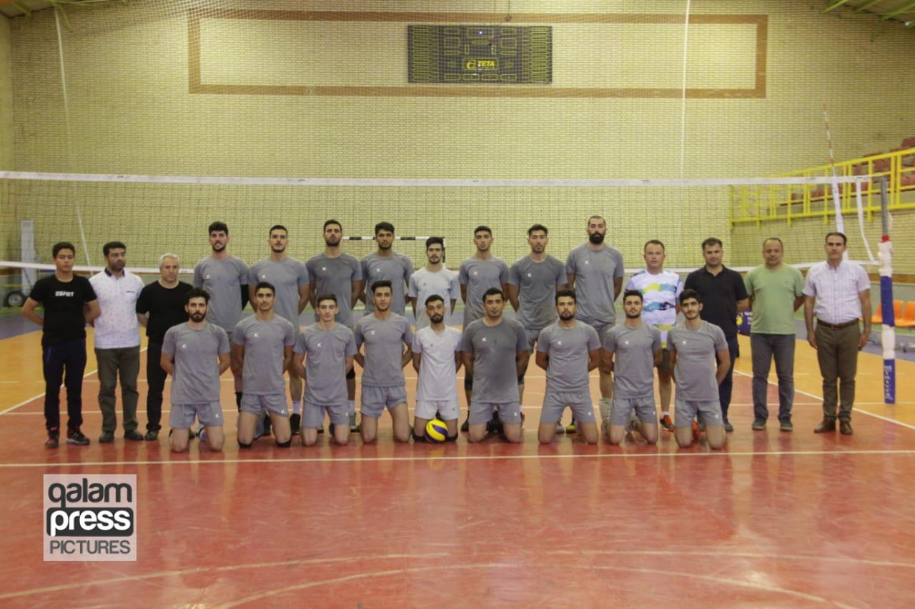 حضور تیم والیبال منطقه آزاد ارس در مسابقات لیگ دسته یک مردان کشور