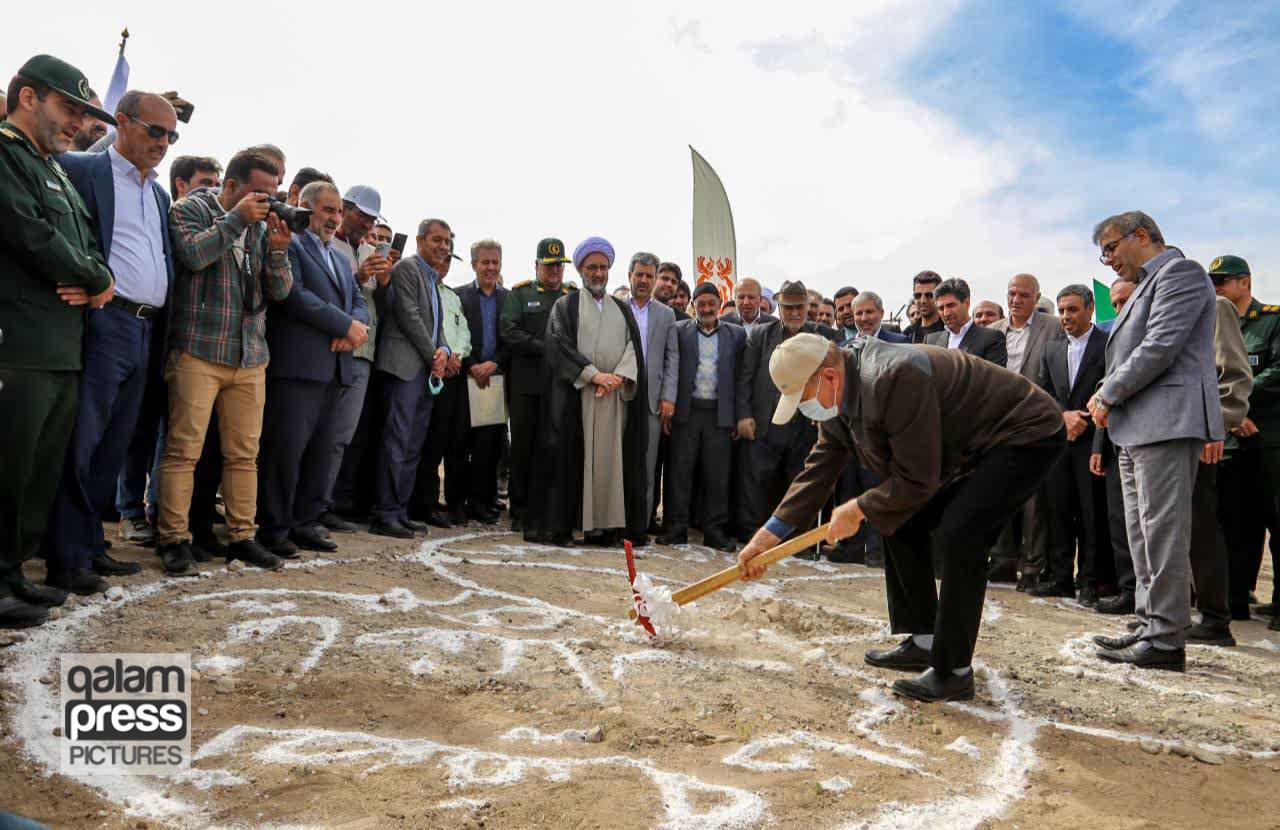 ۲ هزار و ۴۲۰ میلیارد تومان طرح عمرانی و ورزشی در ورزقان کلنگزنی شد