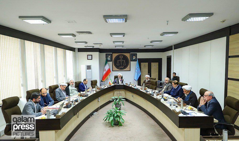 ایجاد ساز و کار مناسب و نحوه برخورد با شایعه پراکنی و انتشار اخبار کذب در جامعه