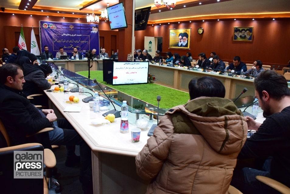 مقابل قهرمانان مجازی کذایی و پوشالی خواهیم ایستاد