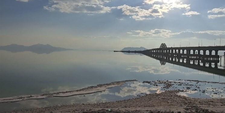 تصمیمات برای نجات دریاچه ارومیه با اجرا فاصله دارد