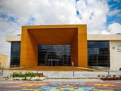 مرکز همایش بین المللی خاوران تبریز با گذشت ۵ سال از افتتاح همچنان ناقص است