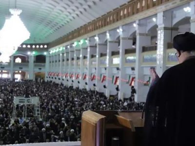 نماز جمعه عاشورایی در نخستین پایتخت تشیع