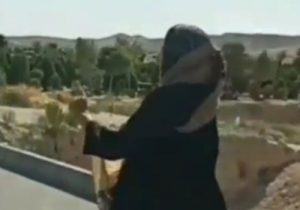 فیلم| دستگیری ادمین یکی از کانالهای سلطنت طلب در تبریز