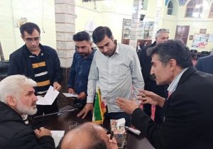 میز خدمت شهرداری منطقه ۱۰ در مسجد موسی بن جعفر