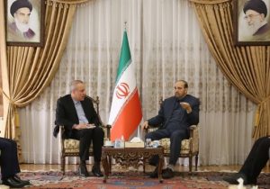 تردد روزانه ۳۰۰ دستگاه  کامیون کشنده بین ایران و نخجوان