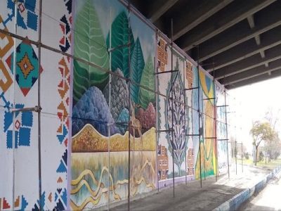 اجرای نقاشی دیواری در قالب طرح زیباسازی تقاطع‌های غیرهمسطح محدوده غرب تبریز