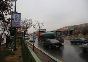 نصب ۲۰ تابلو لایت‌باکس با تصاویر شهدا در جنوب غرب تبریز 