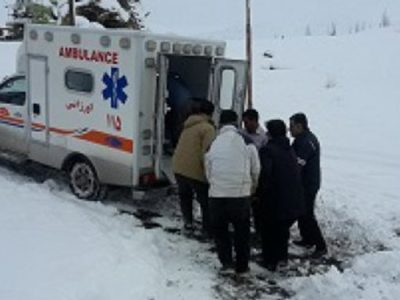 جدال ۲۴ ساعته با برف و کولاک برای نجات جان مادر۳۹ ساله باردار در هوراند