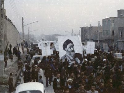 تظاهرات ۵۰۰ هزار نفری مردم تبریز و تغییر نام خیابان فرح به عباسی+ تصاویر
