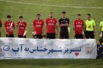 اکران بنرها با عنوان تبریز شهر حساس به آب و مدیریت مصرف در بازی تراکتور و ملوان بندر انزلی