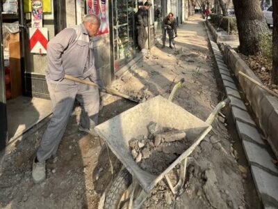 پیادهروهای خیابان خاقانی سنگفرش میشود