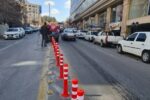 نصب علائم و تجهیزات فیزیکی ترافیکی در مسیرهای میدان ولی امر تا پل کابلی و خیابان اطلس و قانون