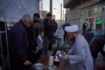برپایی افطاری ساده در بین شهروندان منطقه رواسان