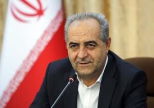 پشت بام سوله‌های صنعتی به مزرعه پنل‌های خورشیدی تبدیل می‌شوند