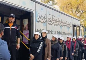 استقرار اتوبوس سیار سلامت شهرداری تبریز در خیابان ابوریحان
