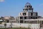نازک کاری عمارت کلاهفرنگی به طبقات فوقانی رسید
