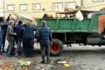 جمع‌آوری ۲۰۹ خودرو و طبق میوه فروش سد معبری از سطح منطقه ۴