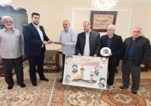 دیدار فرمانده پایگاه مقاومت امام علی (ع) با خانواده معظم و معزز شهیدان حمزه علی ، ابراهیم و رضا ابراهیمی