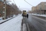تداوم عملیات برفروبی و یخزدایی معابر تبریز با حضور شبانهروزی عوامل خدمات شهری