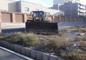 تسطیح و پاکسازی قطعات خالی شرق تبریز