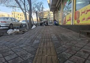 اجرای عملیات کفسازی پیاده رو های خیابان عباسی