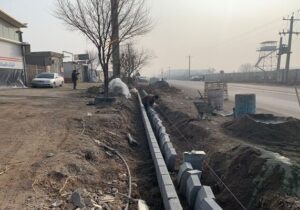 پیشرفت ۵۰ درصدی اجرای جدول‌کشی جاده آناخاتون