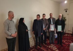 دیدار شهردار منطقه ۱ با خانواده شهید والامقام «قدیر آقازاده»