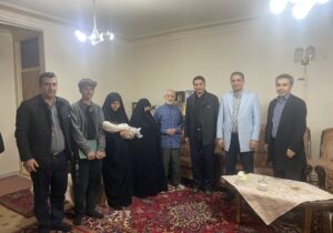 تجلیل از مدافعان وطن در دیدار شهردار منطقه ۲ تبریز با خانواده شهید رزقی