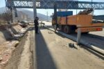 تداوم تعمیر و بهسازی گاردریلهای اتوبان پاسداران در منطقه ۱۰ تبریز