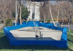 رنگ آمیزی و آماده سازی آبنماهای منطقه ۸ برای نوروز