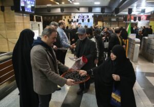 برپایی ایستگاه صلواتی به مناسبت عیدسعید فطر در ایستگاه متروی میدان ساعت / خدمات رسانی رایگان به بیش از ۲۰ هزار نمازگزار عید سعید فطر توسط متروی تبریز